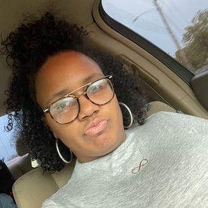 Meet your Posher, Amber